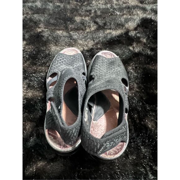 BZees Black Wedge Sandals Size 9 KISS Sport Casual Slingback Open Toe - Picture 5 of 5